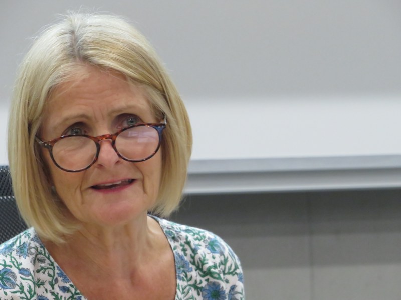 Gwerfyl Wyn Roberts: “Ikerketan kontzientzia linguistiko eta kulturalaren falta traba izan daiteke oinarrizko ebidentzia ezartzerakoan” Gwerfyl Wyn Roberts: “Ikerketan kontzientzia linguistiko eta kulturalaren falta traba izan daiteke oinarrizko ebidentzia ezartzerakoan”