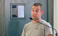 Haritz Esnal: "Ultradistantzia lasterketa bat ez da inoiz osasuntsua, baina korrikalariek dituzten bizi ohiturak osasunaren sinonimo argia dira"