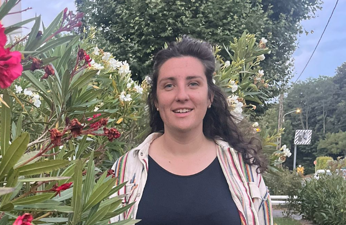 Elena Casiriain Iturriria: "Mugak literalki hausten saiatzen gara, indiziplinatik jokatzen, hausnarketa kolektibo bati saiatzeko"