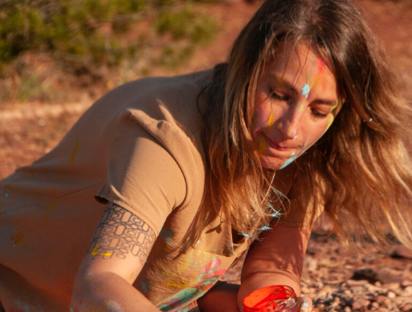 Alaitz Muro Larizgoitia: "Emakume artistak ezagutzeaz gain, sormenarekin konektatzeko interesa duen edozeinentzat da ikastaroa"