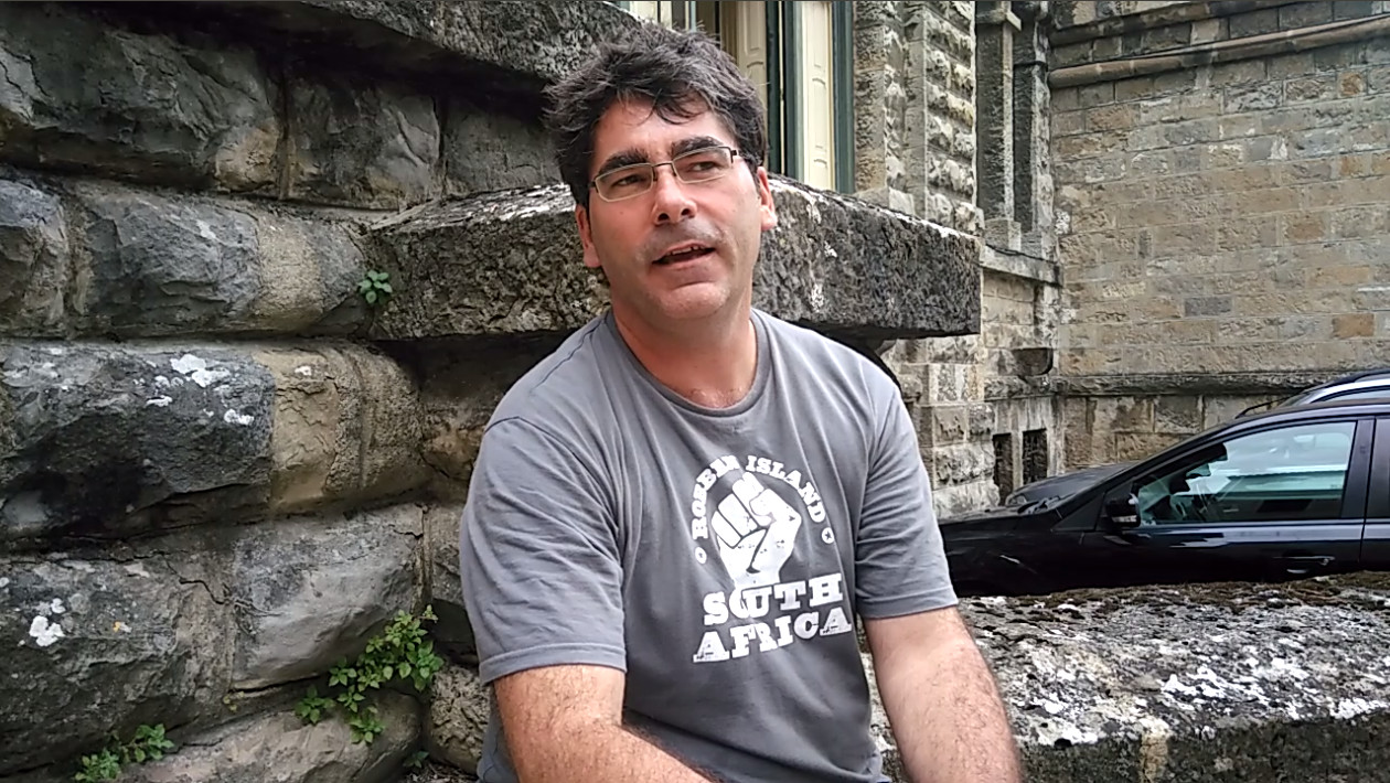 Iñigo Retolaza Eguren: “Aurreiritzi, epaiketa eta baieztapen gutxiago eta galdera gehiago behar dira”