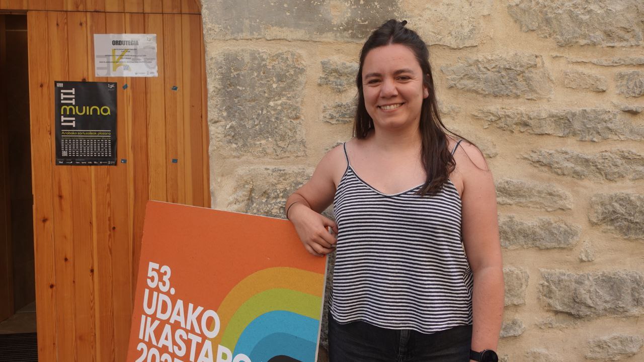 Maialen Gago Fruniz: "Testuinguru oztopatzaile bat euskal hiztun komunitateak botererik ez duen gune bat da"