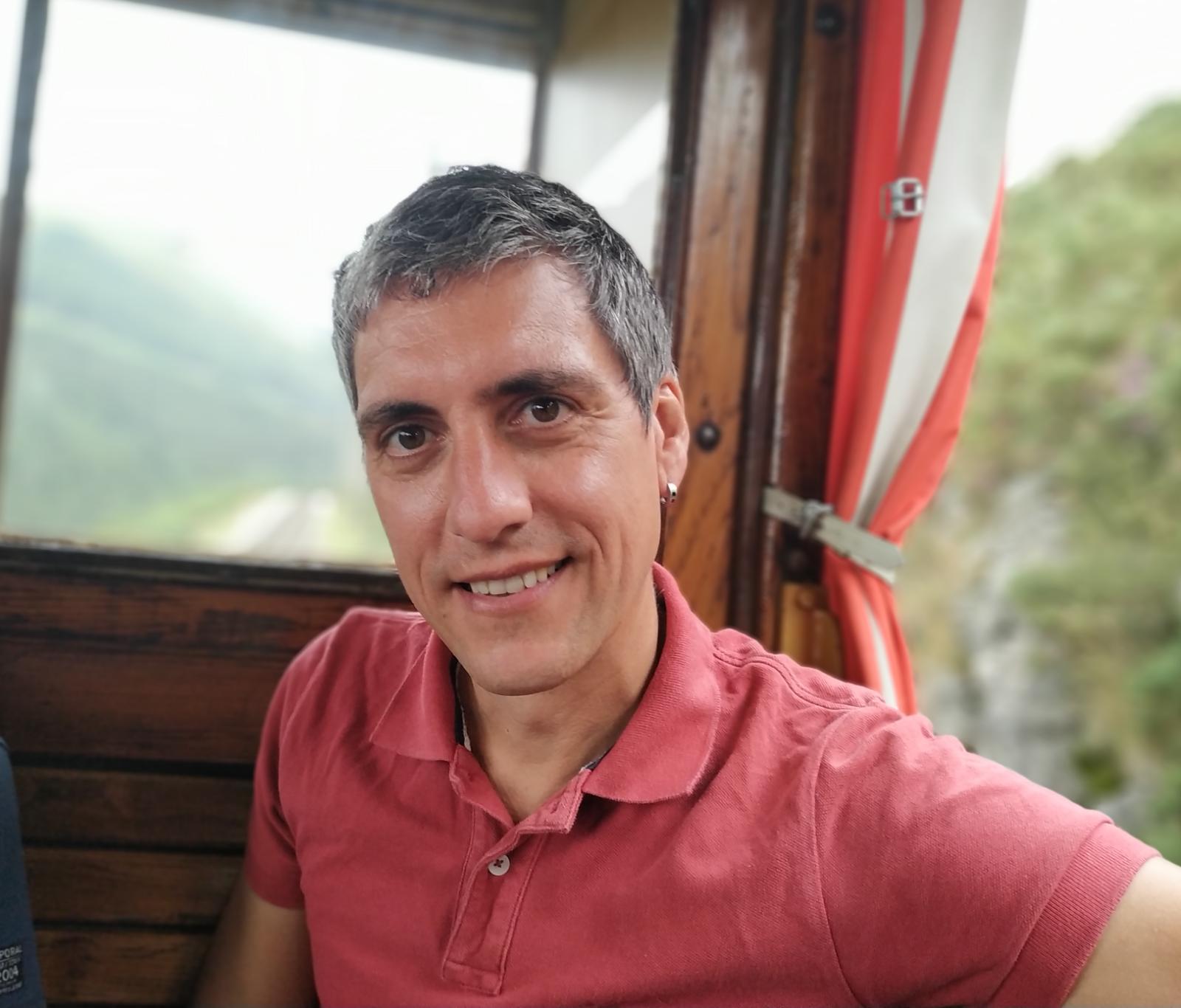 Joseba Azkarraga  Etxagibel
